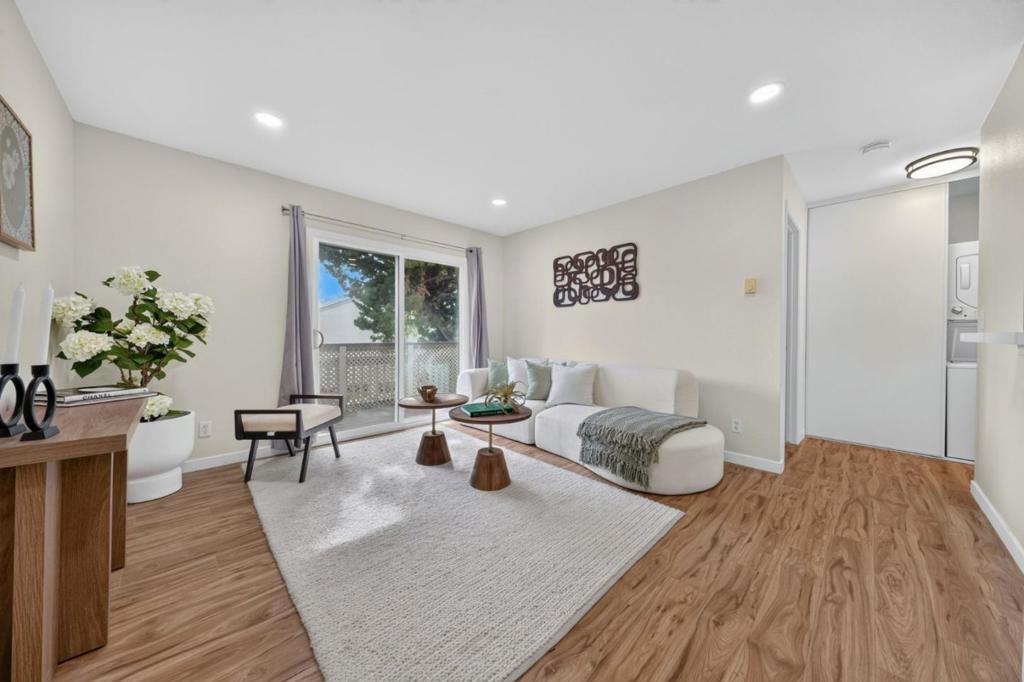 4036 Abbey Terrace 206