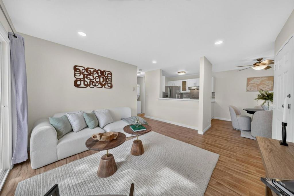4036 Abbey Terrace 206