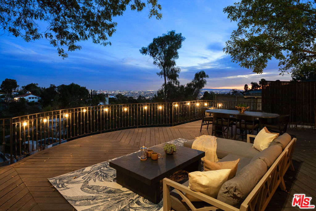 6208 Mulholland Highway