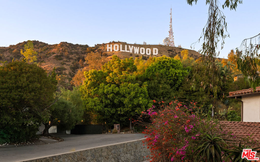 6208 Mulholland Highway