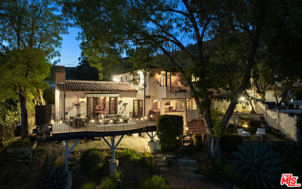 6208 Mulholland Highway