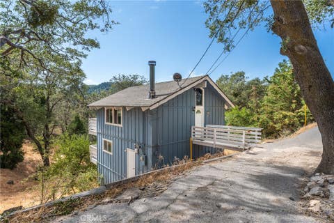 Photo of 29199 Lake Brook AVE, Cedar Glen, CA 92321 (MLS # SR26178461)