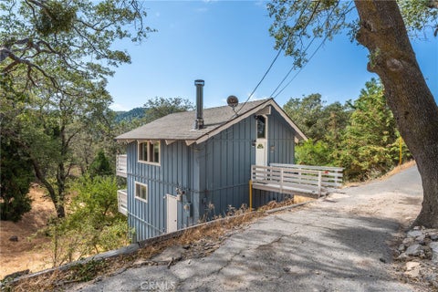 Photo of 29199 Lake Brook AVE, Cedar Glen, CA 92321 (MLS # SR26178461)