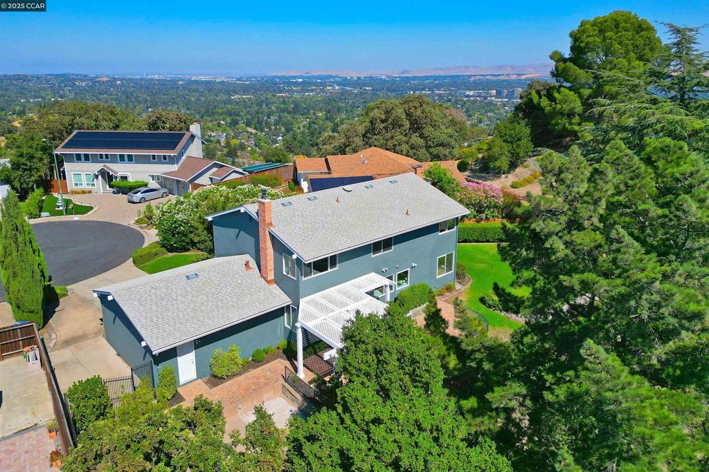 SECLUDED VALLEY - Residential