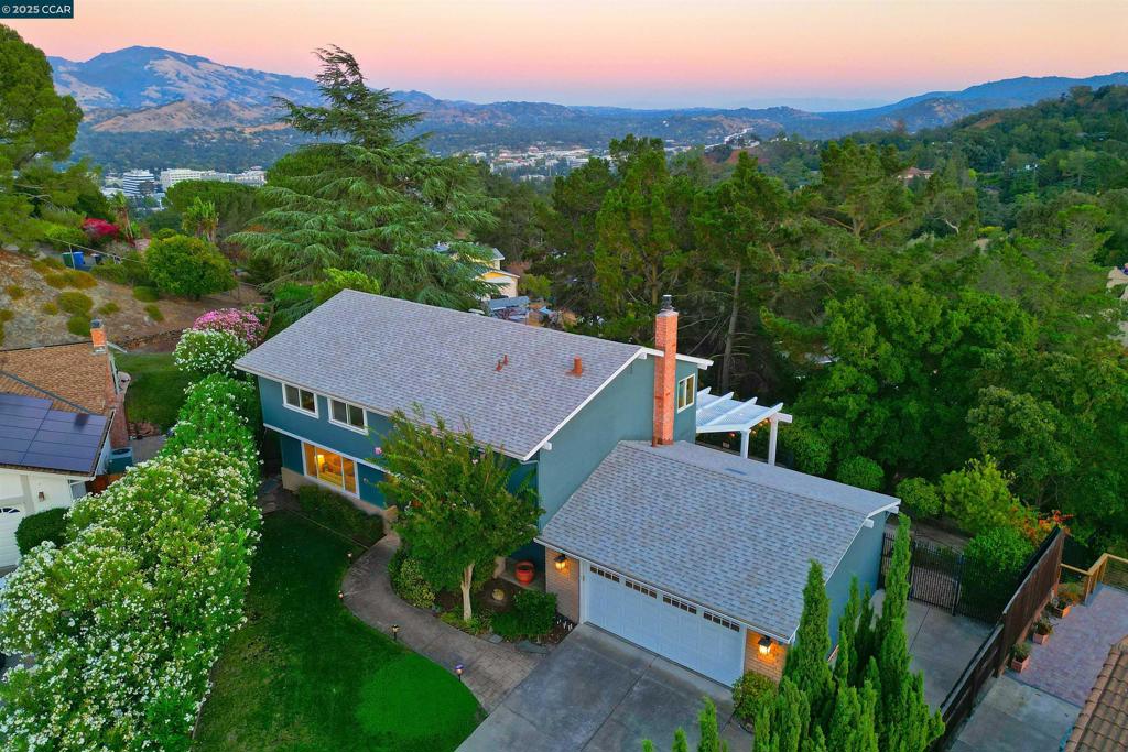 SECLUDED VALLEY - Residential