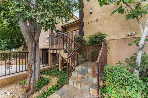 MLS: SR26072711