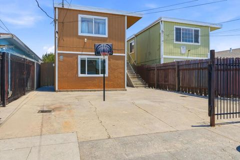 Photo of 642 Douglas Avenue, Oakland, CA 94603 (MLS # ML82053802)