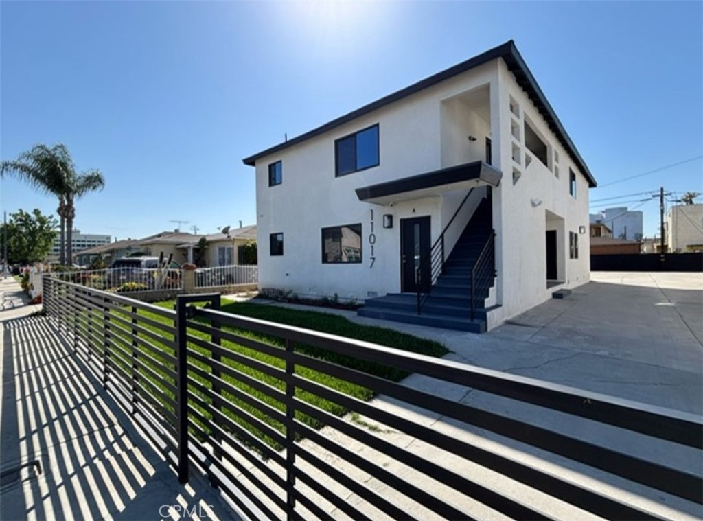 Fully Remodeled 2bed/1Bath apartment for rent.