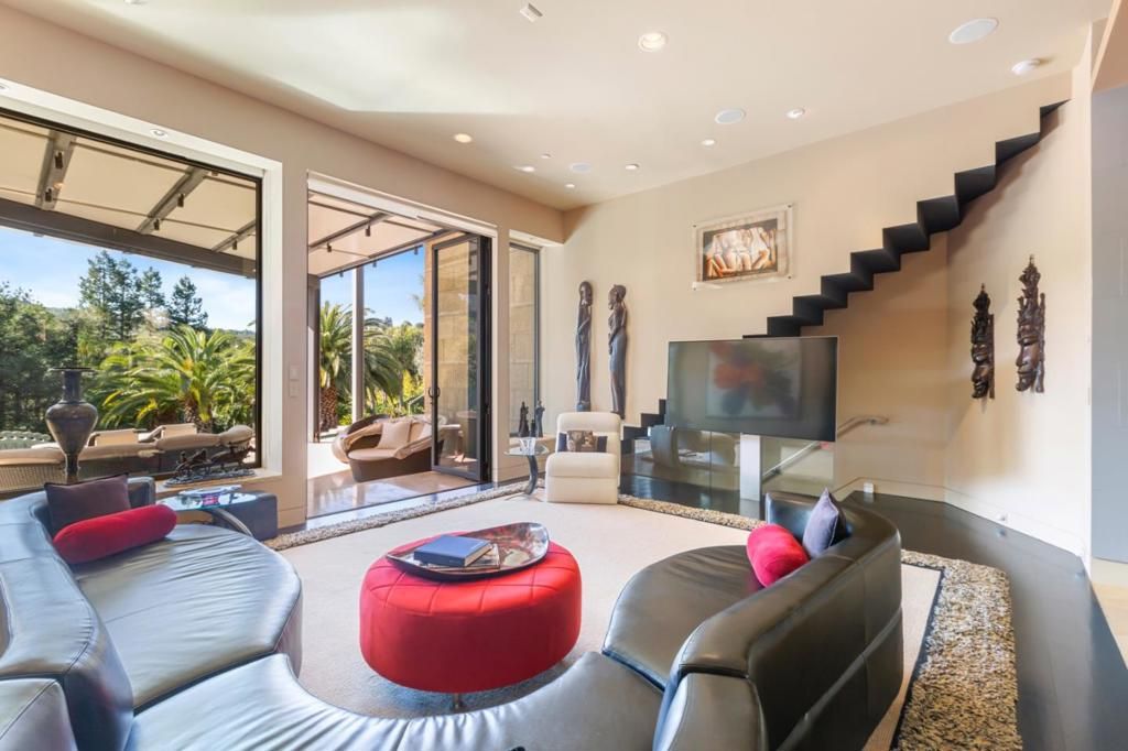 listing image 130726892214522141436