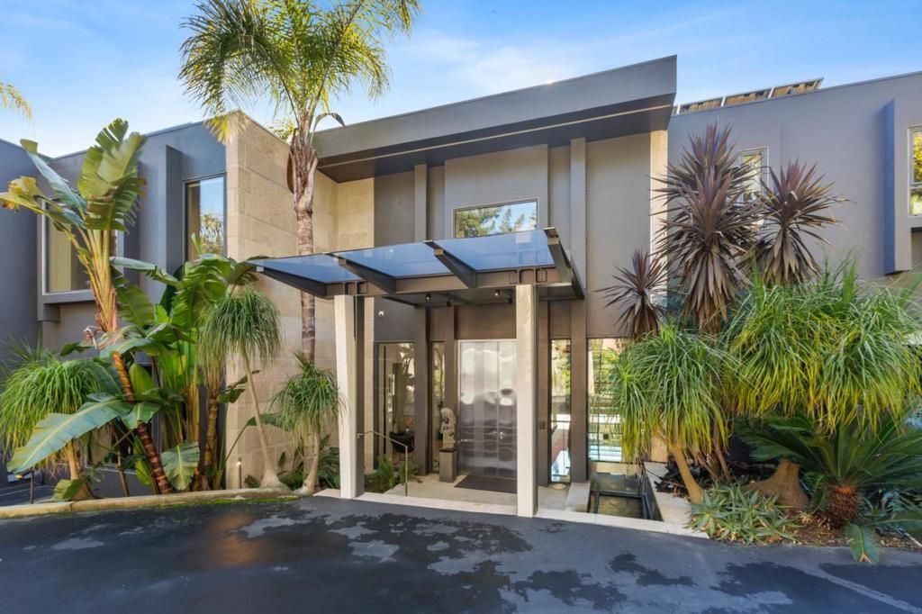 listing image 130729405198800581854
