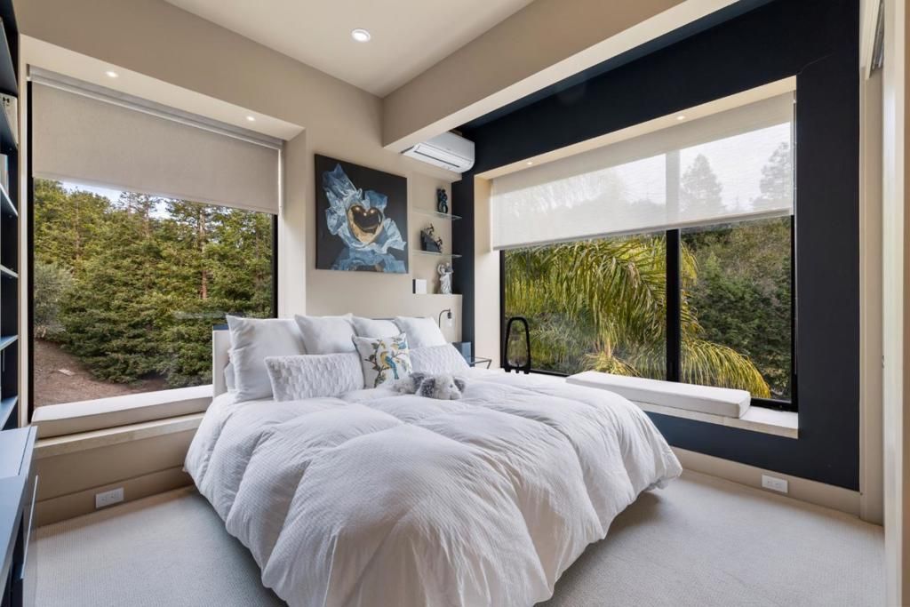 listing image 130724454778459545803