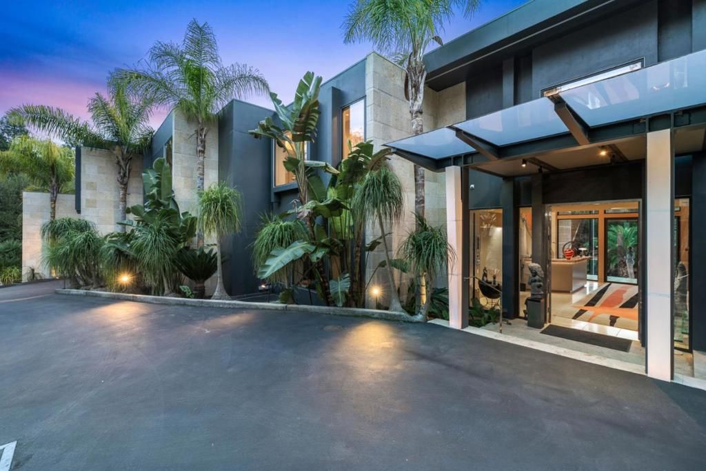 listing image 130726859729402472150