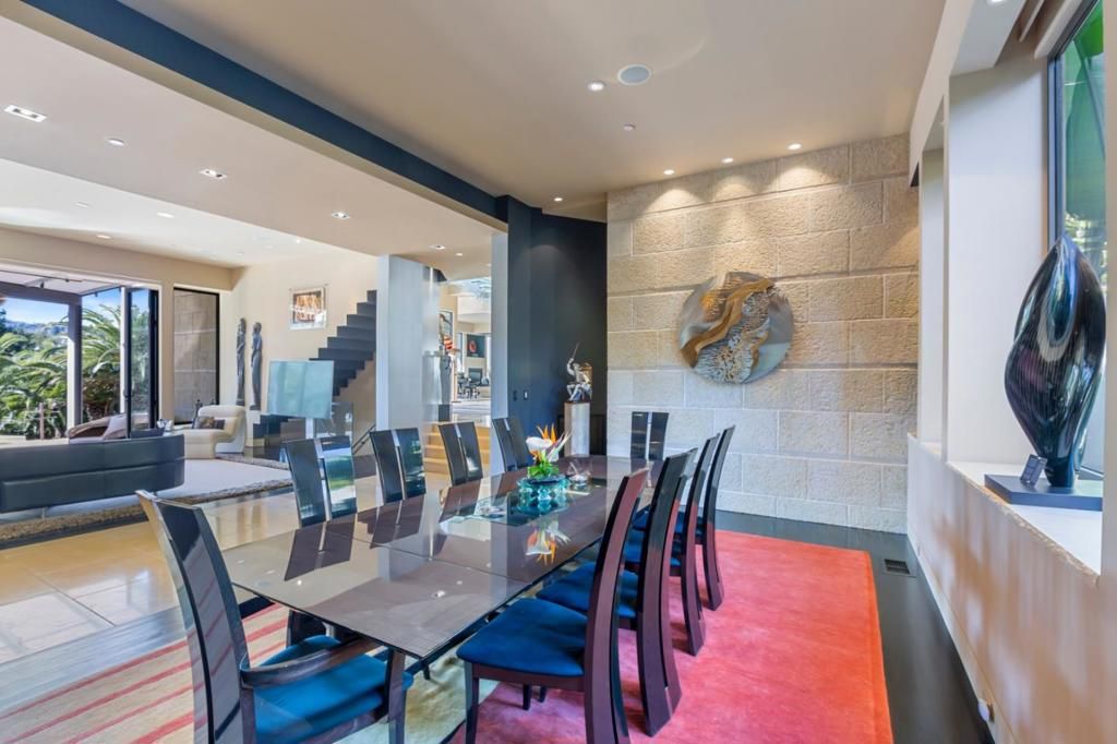 listing image 130725335080844154244