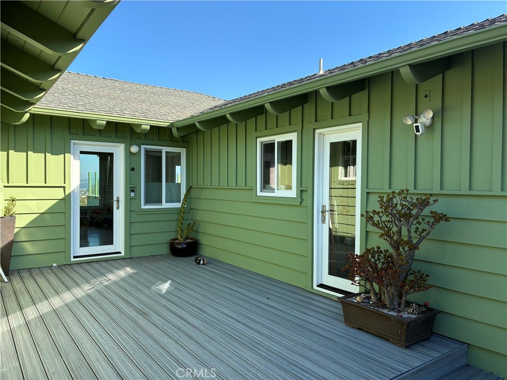 2460 Bayview Heights