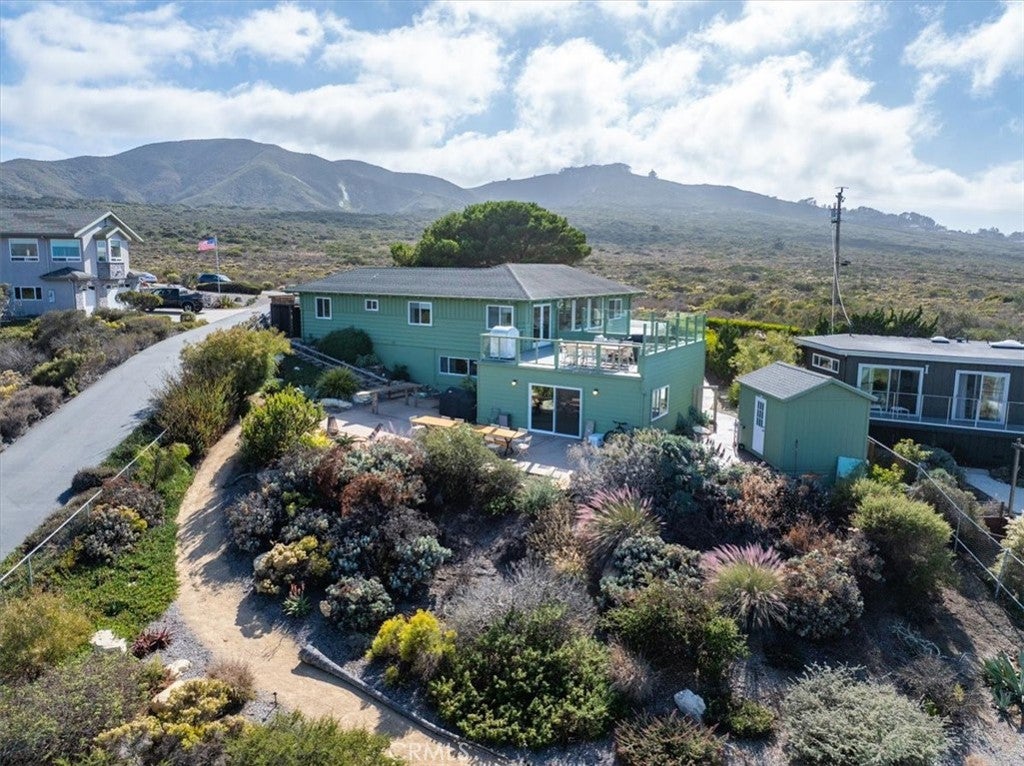 2460 Bayview Heights