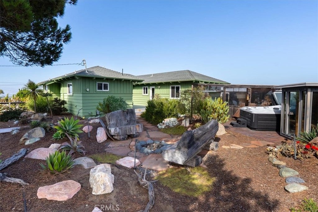 2460 Bayview Heights