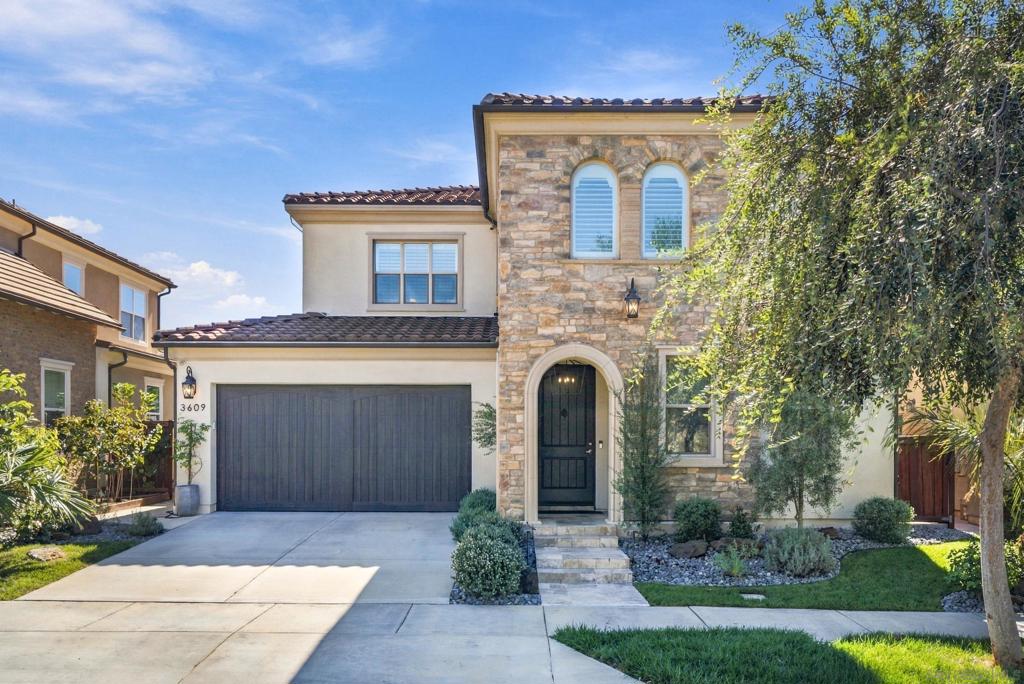 3609 Four Peaks St