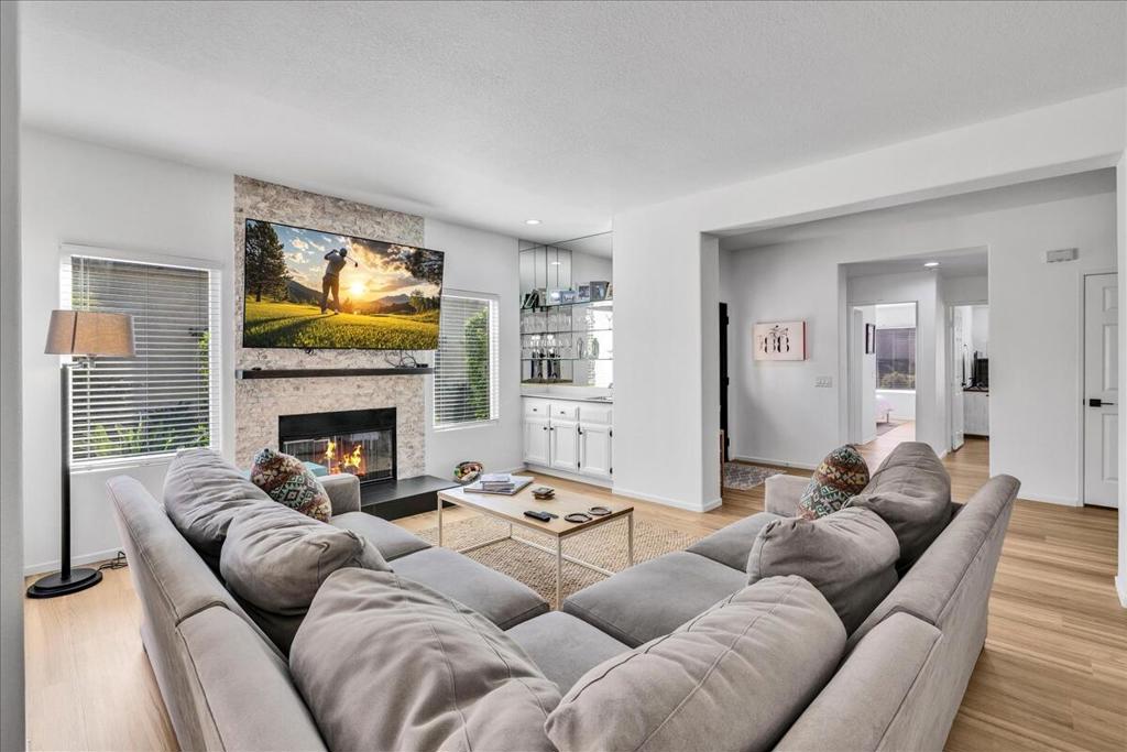 Laguna De La Paz - Residential Lease