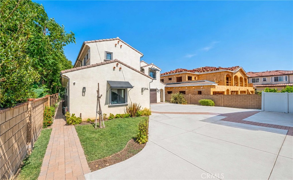 314 S Moore B