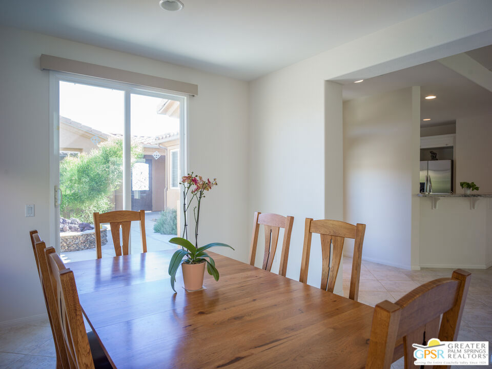 Four Seasons - Residential