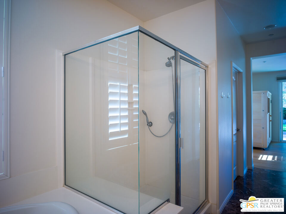 Four Seasons - Residential