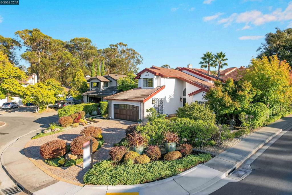 100 Opal Ct