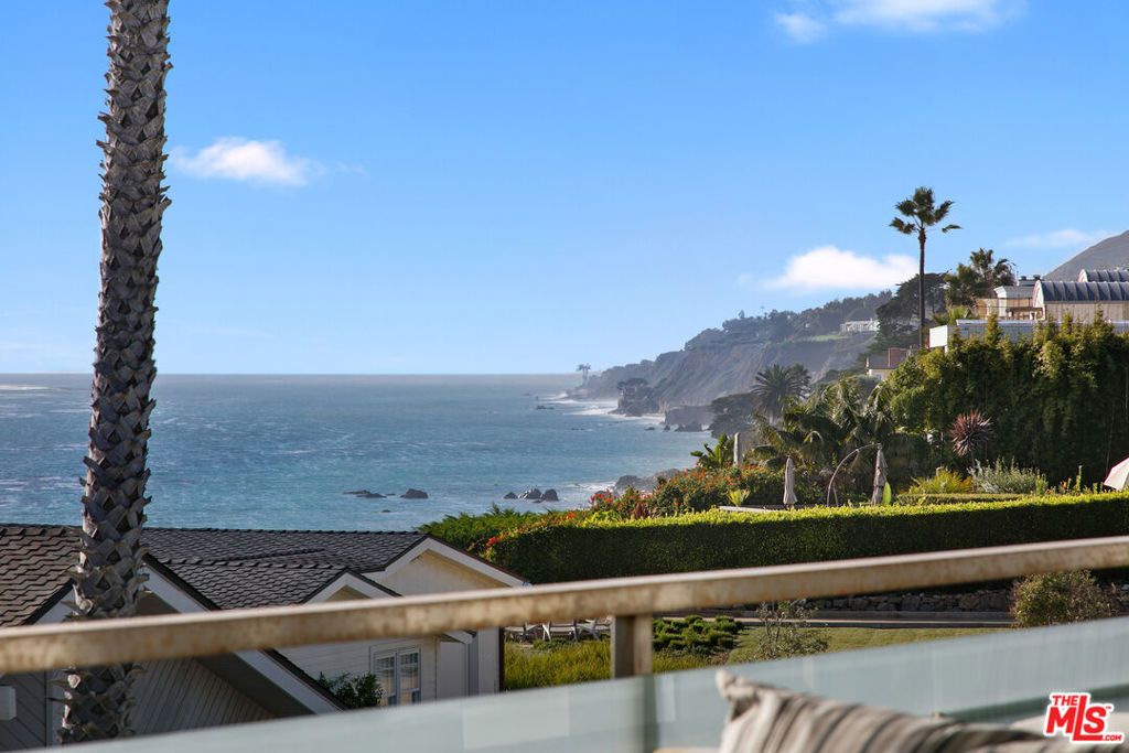 Photo of 31558 Victoria Point Road, Malibu, CA 90265 (MLS # 25619249)