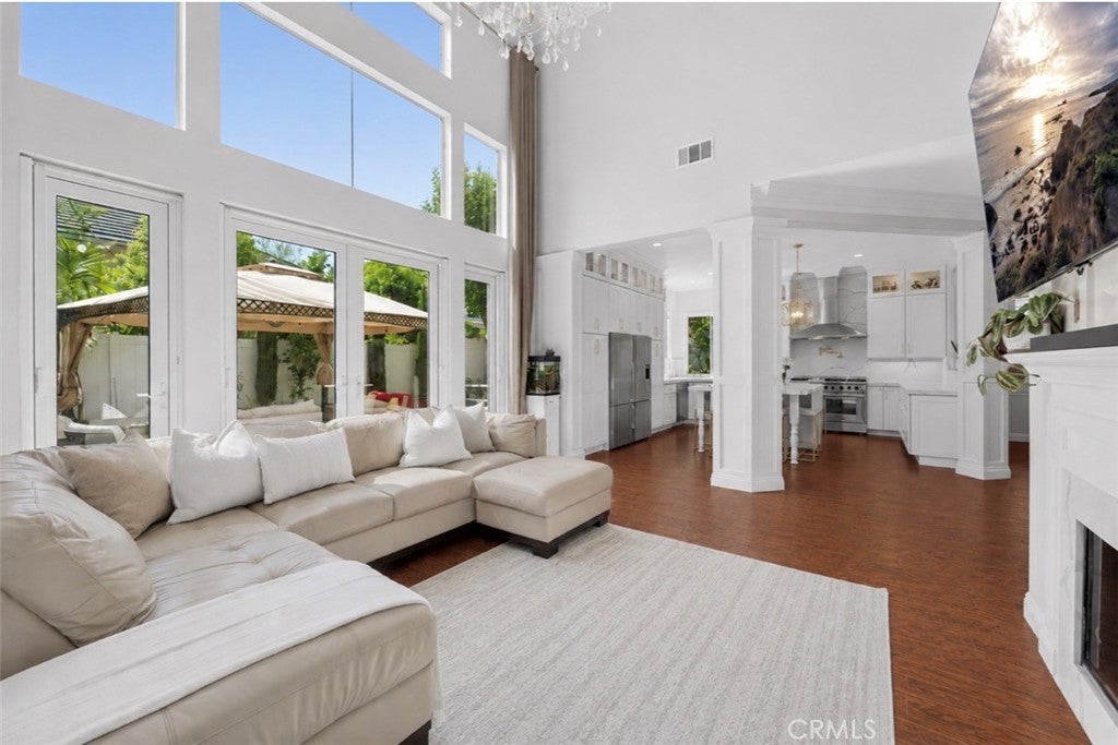 6 Coffeeberry Court