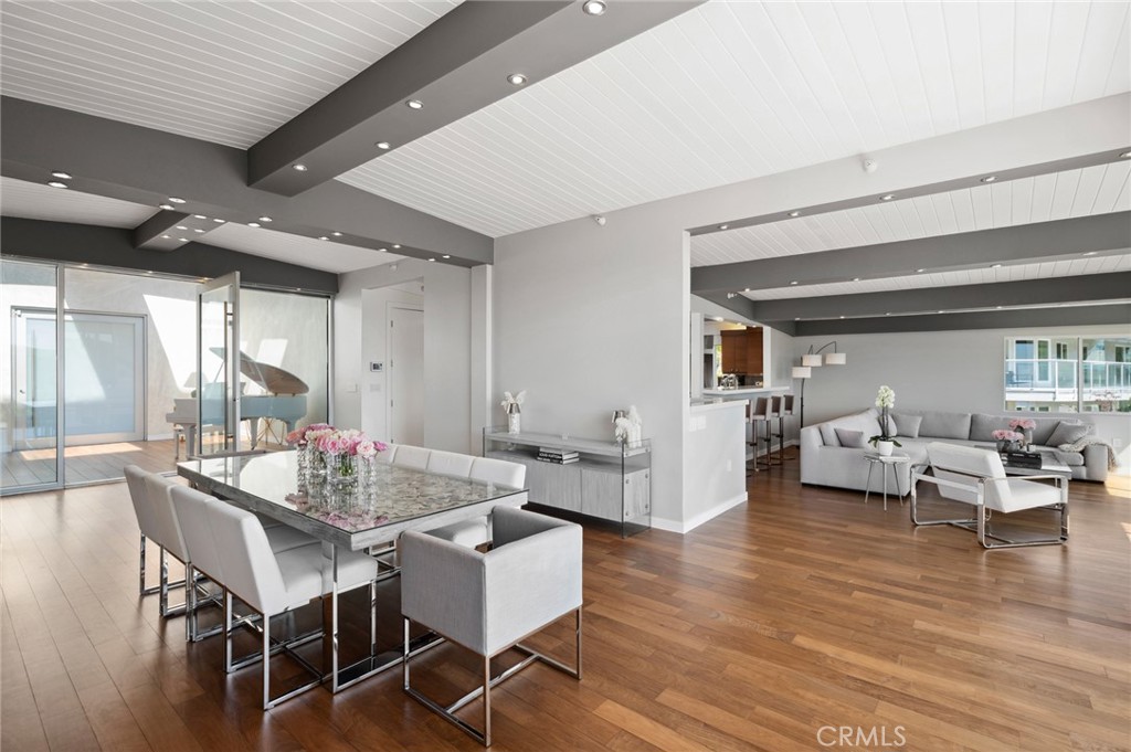 2085 Temple Hills Drive