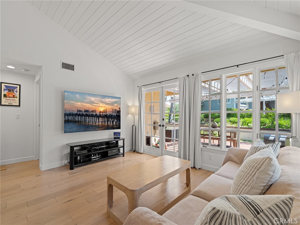 Manhattan Beach, California, 90266, United States, 3 Bedrooms Bedrooms, ,3 BathroomsBathrooms,Residential,Active,2041475