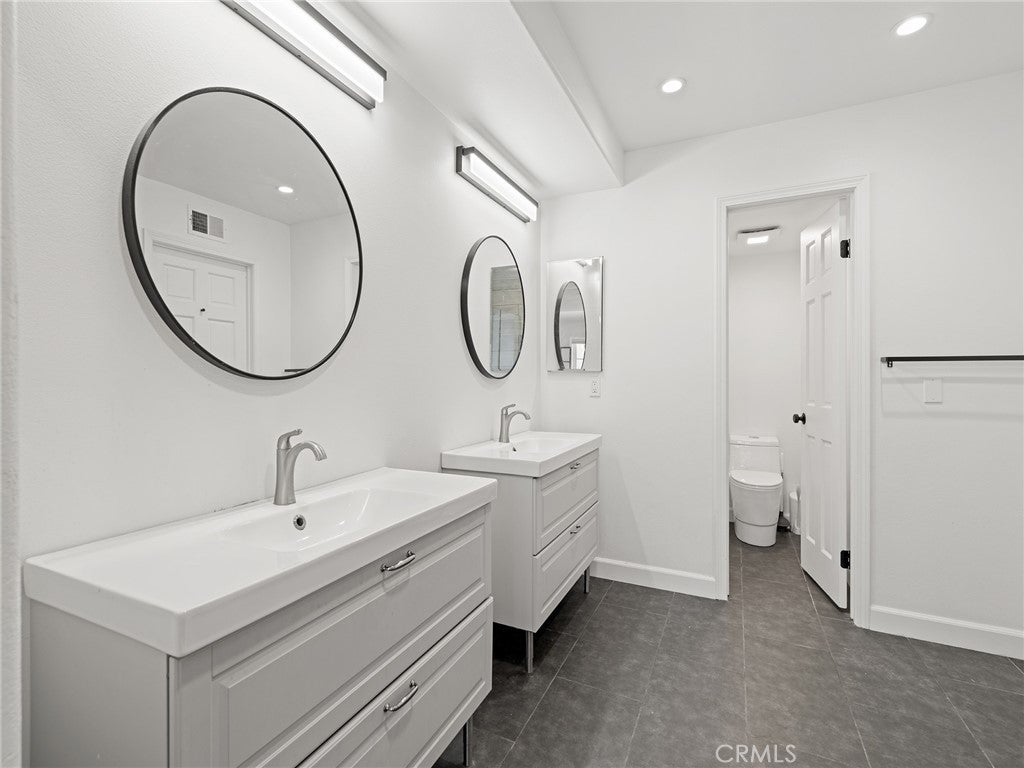 Manhattan Beach, California, 90266, United States, 3 Bedrooms Bedrooms, ,3 BathroomsBathrooms,Residential,Active,2041475