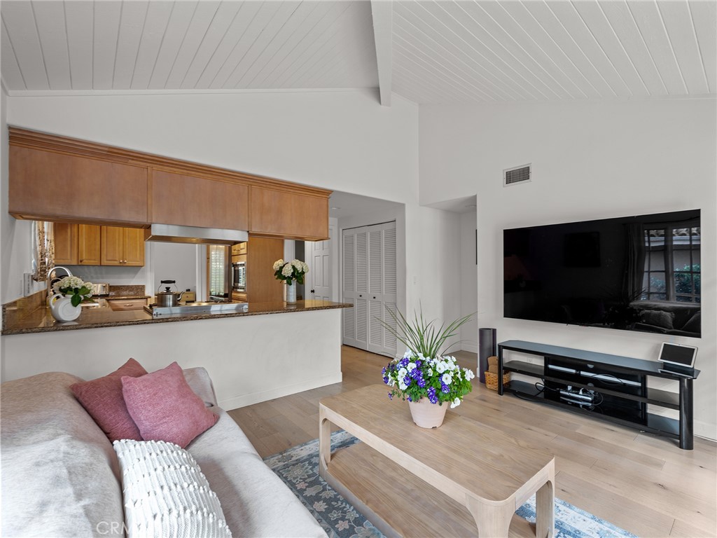 Manhattan Beach, California, 90266, United States, 3 Bedrooms Bedrooms, ,3 BathroomsBathrooms,Residential,Active,2041475