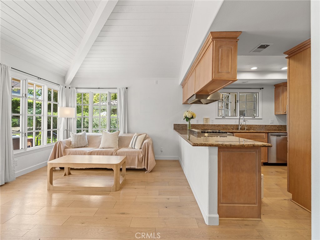 Manhattan Beach, California, 90266, United States, 3 Bedrooms Bedrooms, ,3 BathroomsBathrooms,Residential,Active,2041475