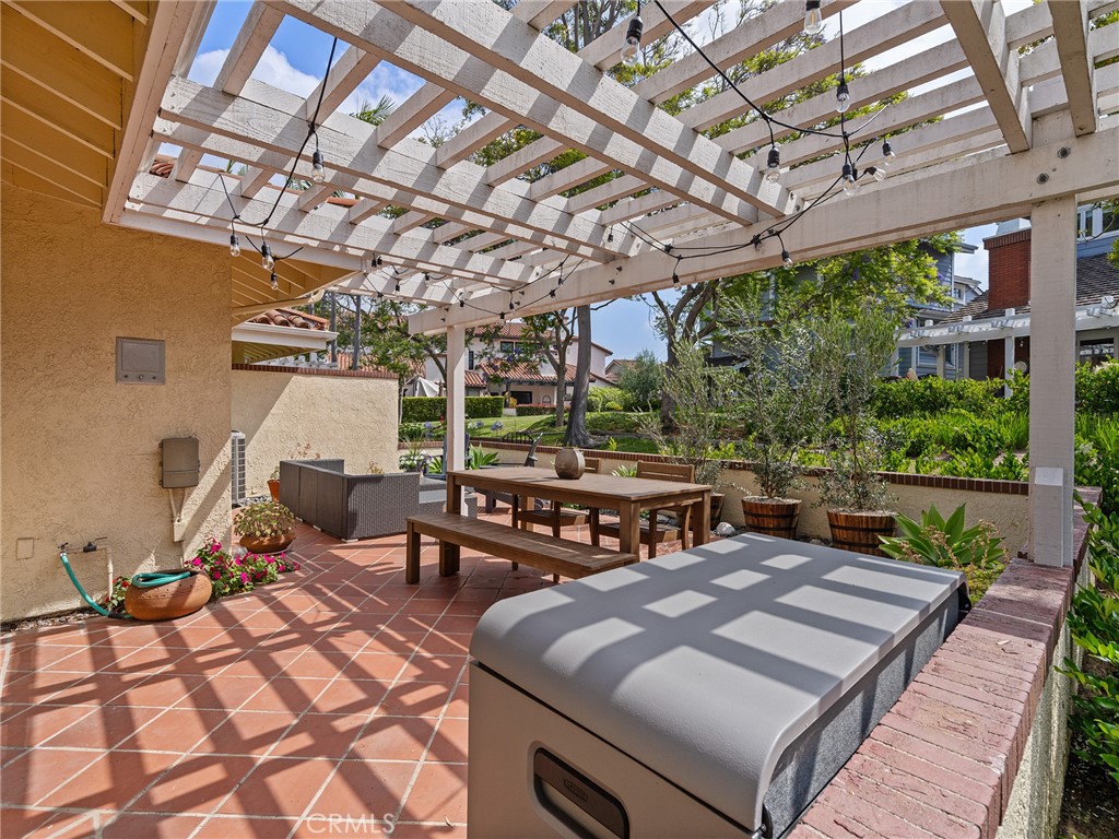 Manhattan Beach, California, 90266, United States, 3 Bedrooms Bedrooms, ,3 BathroomsBathrooms,Residential,Active,2041475