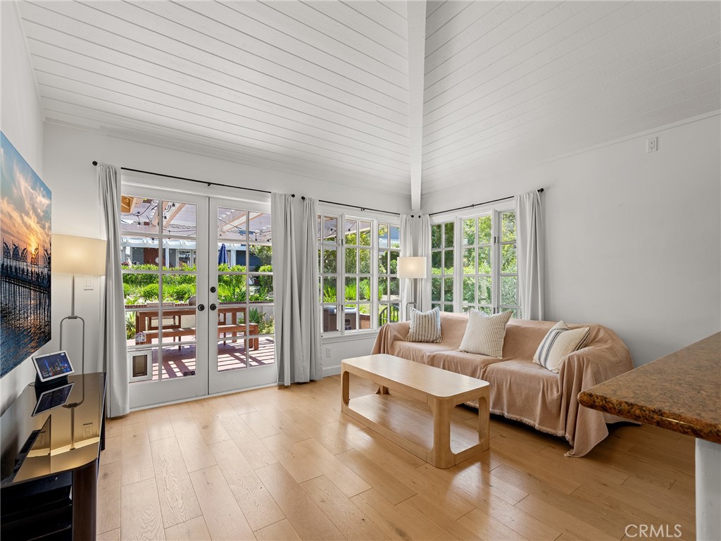 Manhattan Beach, California, 90266, United States, 3 Bedrooms Bedrooms, ,3 BathroomsBathrooms,Residential,Active,2041475