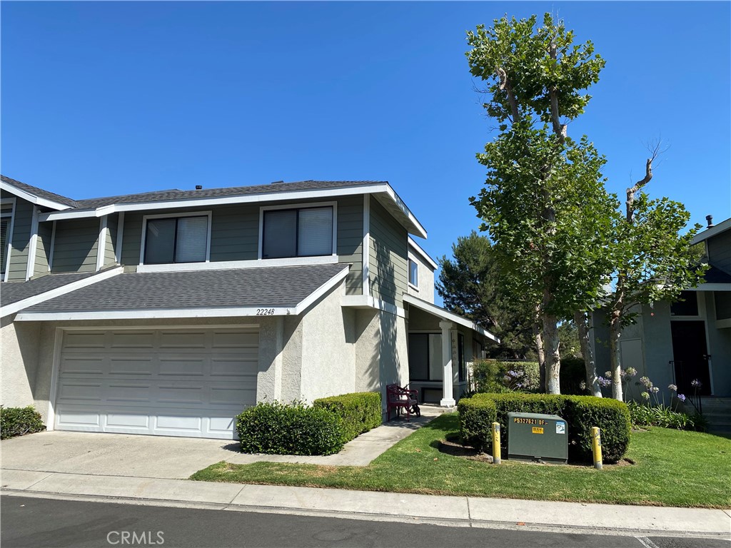 Spectacular opportunity to own this beautiful paired home, featuring a vast 1605 square feet and 3 bedrooms / 2.5 baths. While only attached on one side, this home truly feels like a single family detached home, especially given the lush grass area just outside the front entryway. This home offers a cozy fireplace in the spacious family room, a formal dining room, kitchen with nook, and a 2 car direct access garage. Enclosed, low maintenance backyard with nice views. Great community amenities, such as 2 sets of pools/spas, tennis and basketball courts. Convenient access to great restaurants and transportation corridors. Priced to sell!