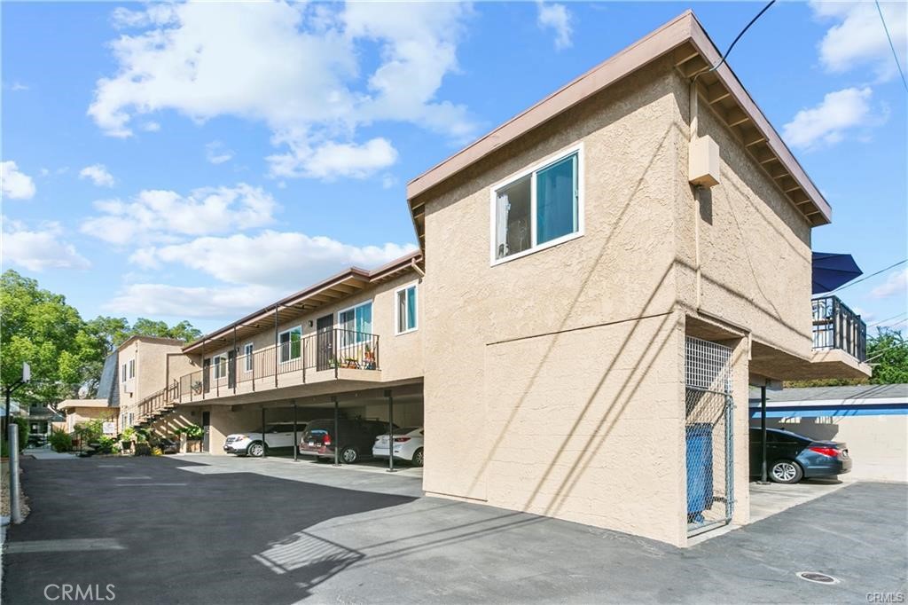 1010 E Broadway