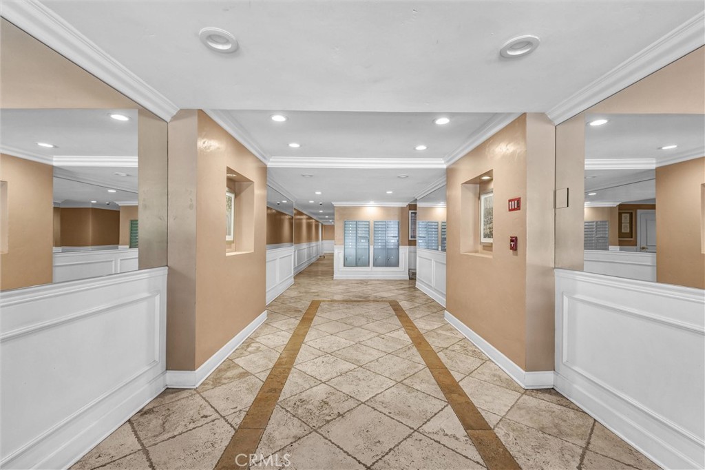440 Veteran Avenue 102