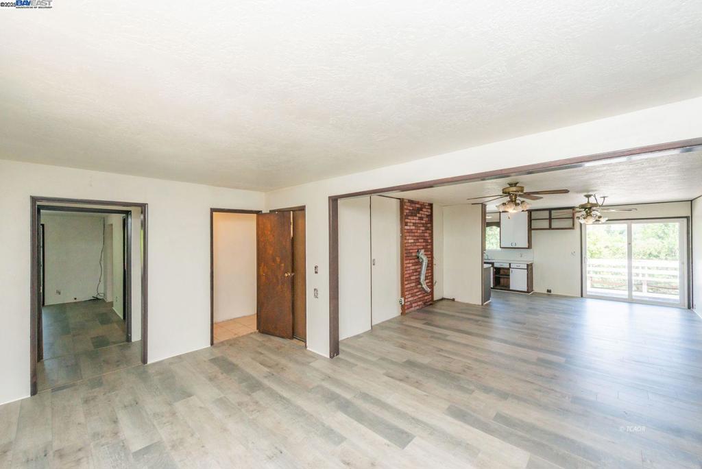 77 Lilac Ln