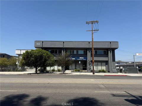 Photo of 11631 Victory Blvd Blvd #209, North Hollywood, CA 91606 (MLS # SR25242872) Photo of 11631 Victory Blvd Blvd #209, North Hollywood, CA 91606 (MLS # SR25242872)