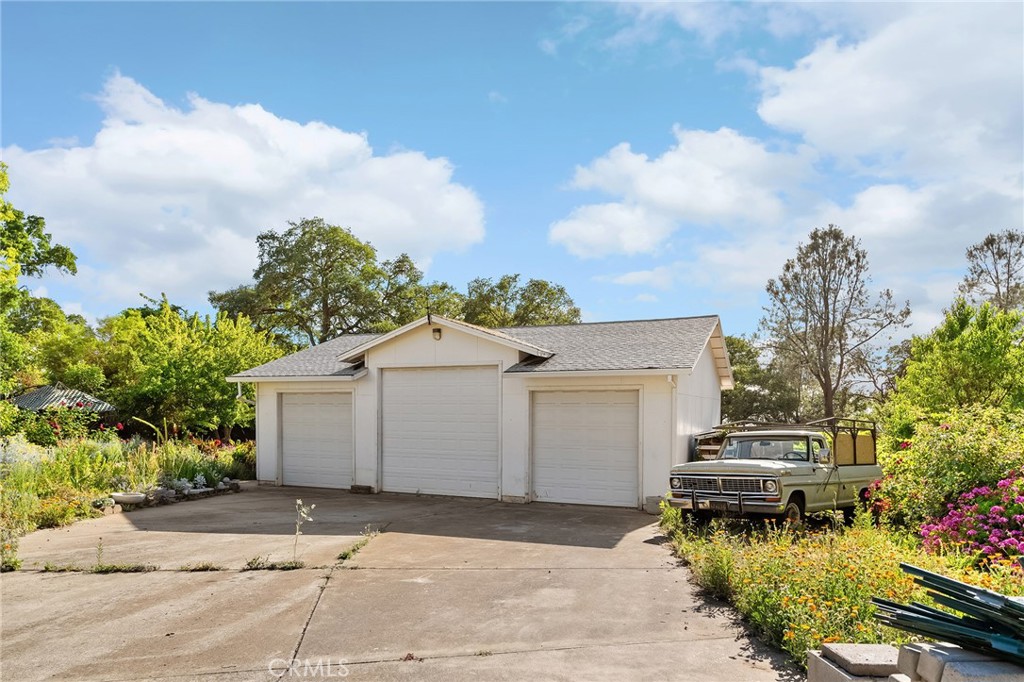 180 La Mirada Avenue