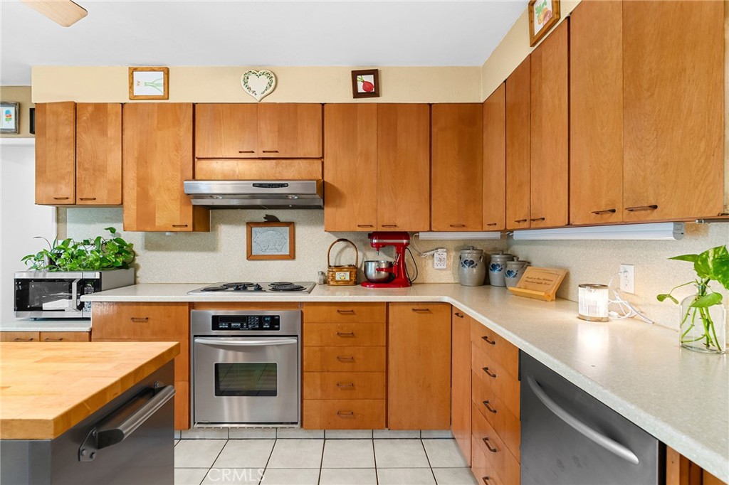180 La Mirada Avenue