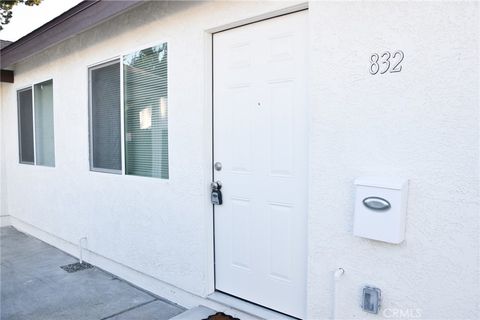 Photo of 832 E La Veta Ave, Orange, CA 92866 (MLS # PW25241460) Photo of 832 E La Veta Ave, Orange, CA 92866 (MLS # PW25241460)