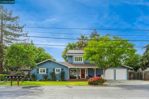 Photo of 3430 Sanford St, Concord, CA 94520 (MLS # 41136235)