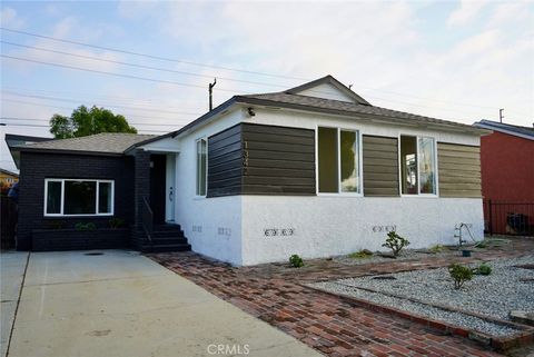 Photo of 1342 W Magnolia Street, Compton, CA 90220 (MLS # RS25119608) Photo of 1342 W Magnolia Street, Compton, CA 90220 (MLS # RS25119608)