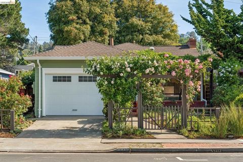 Photo of 716 Ashbury Ave Ave, El Cerrito, CA 94530 (MLS # 41130995)