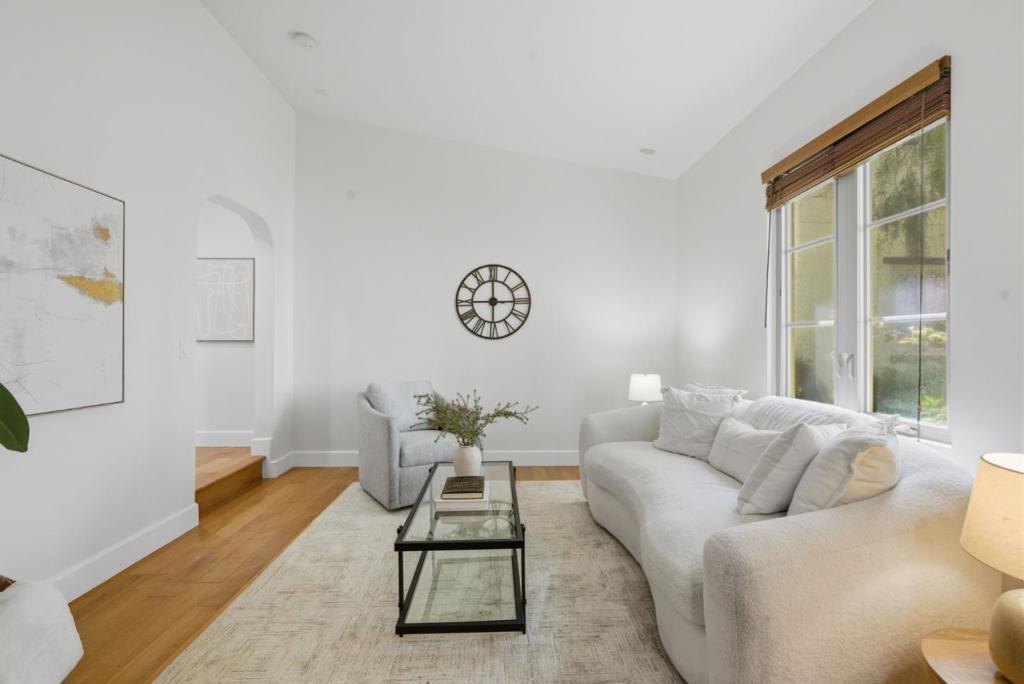 1309 Dahlia Loop