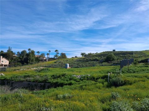 Photo of 0 Road Runned Ridge, Riverside, CA 92503 (MLS # IV26045817)