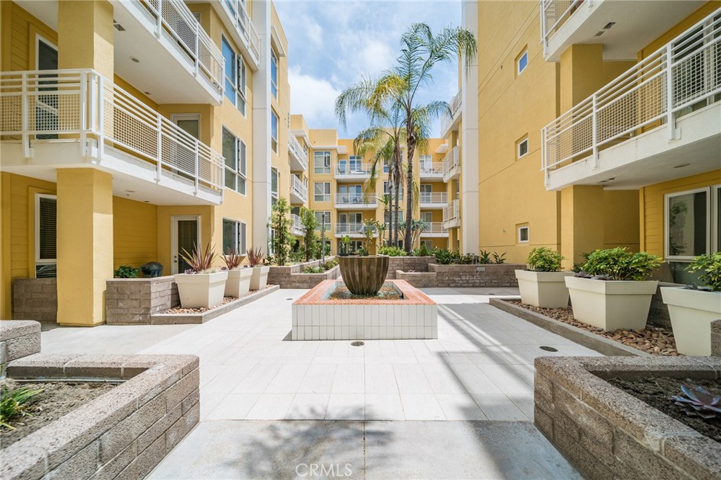 21301 Erwin Street 303