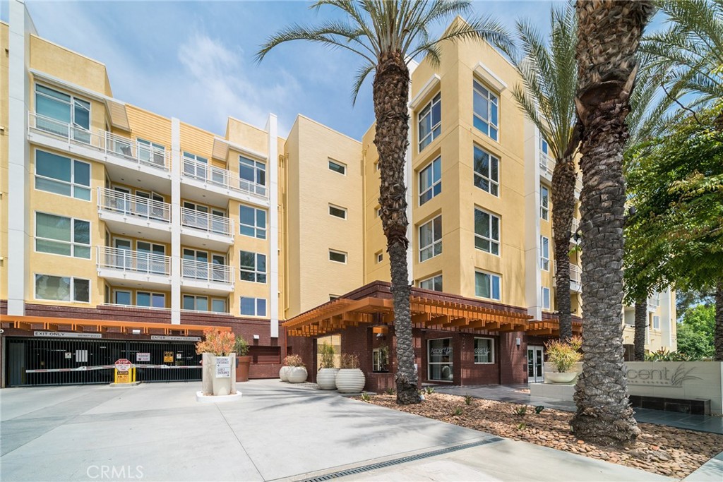 21301 Erwin Street 303